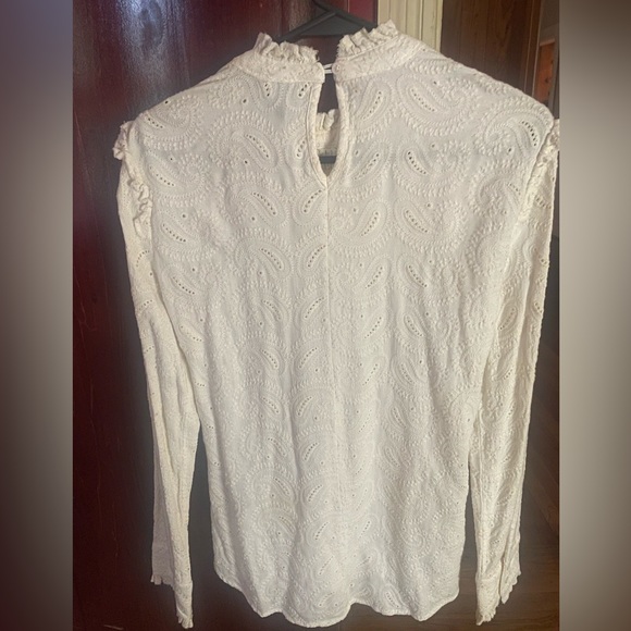 Nanette Lapore size medium cream lacy detail long sleeve blouse - Picture 3 of 4